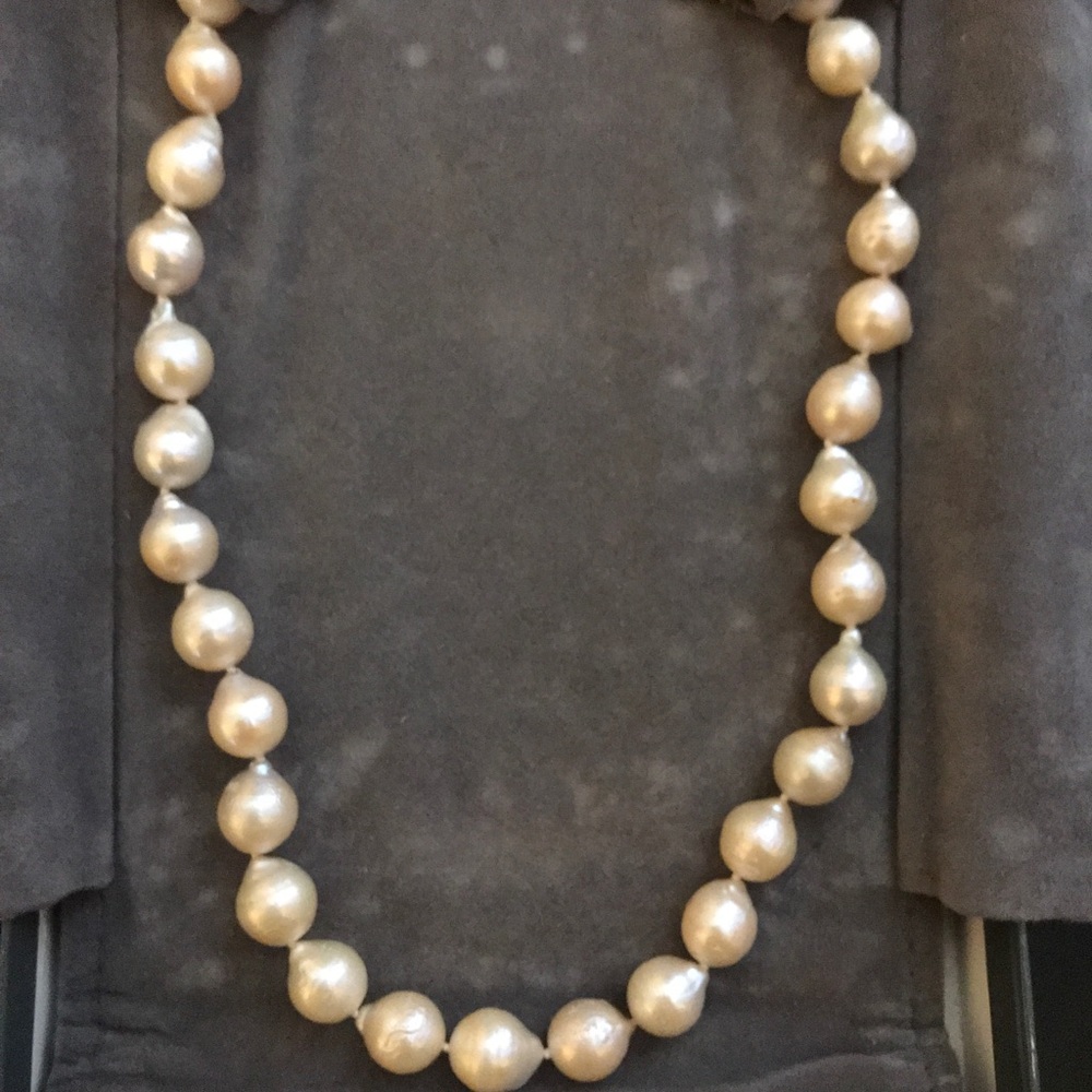 18” STRAND 100% AUTHENTIC PEARLS (Double knotted)